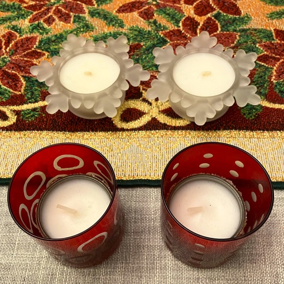 NWOT candles - 2 snowflake and 2 red votives w/ sparkle tealights - Picture 5 of 7